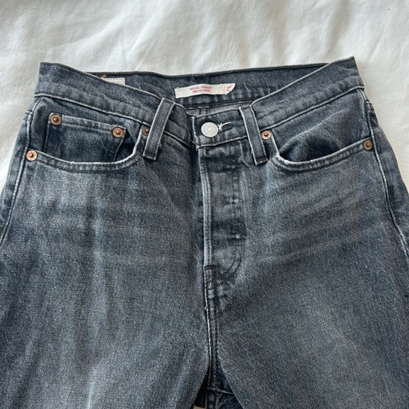 Levi Wedgie Fit Straight Women’s Jeans 25 - Picture 9 of 9